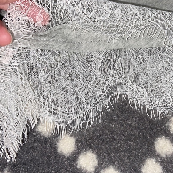 Two lace tshirts - Picture 4 of 7